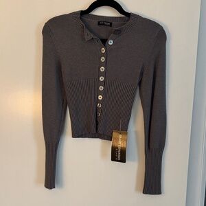 Marke Edward Studio Gray Ribbed Button-Up Crop Cardigan